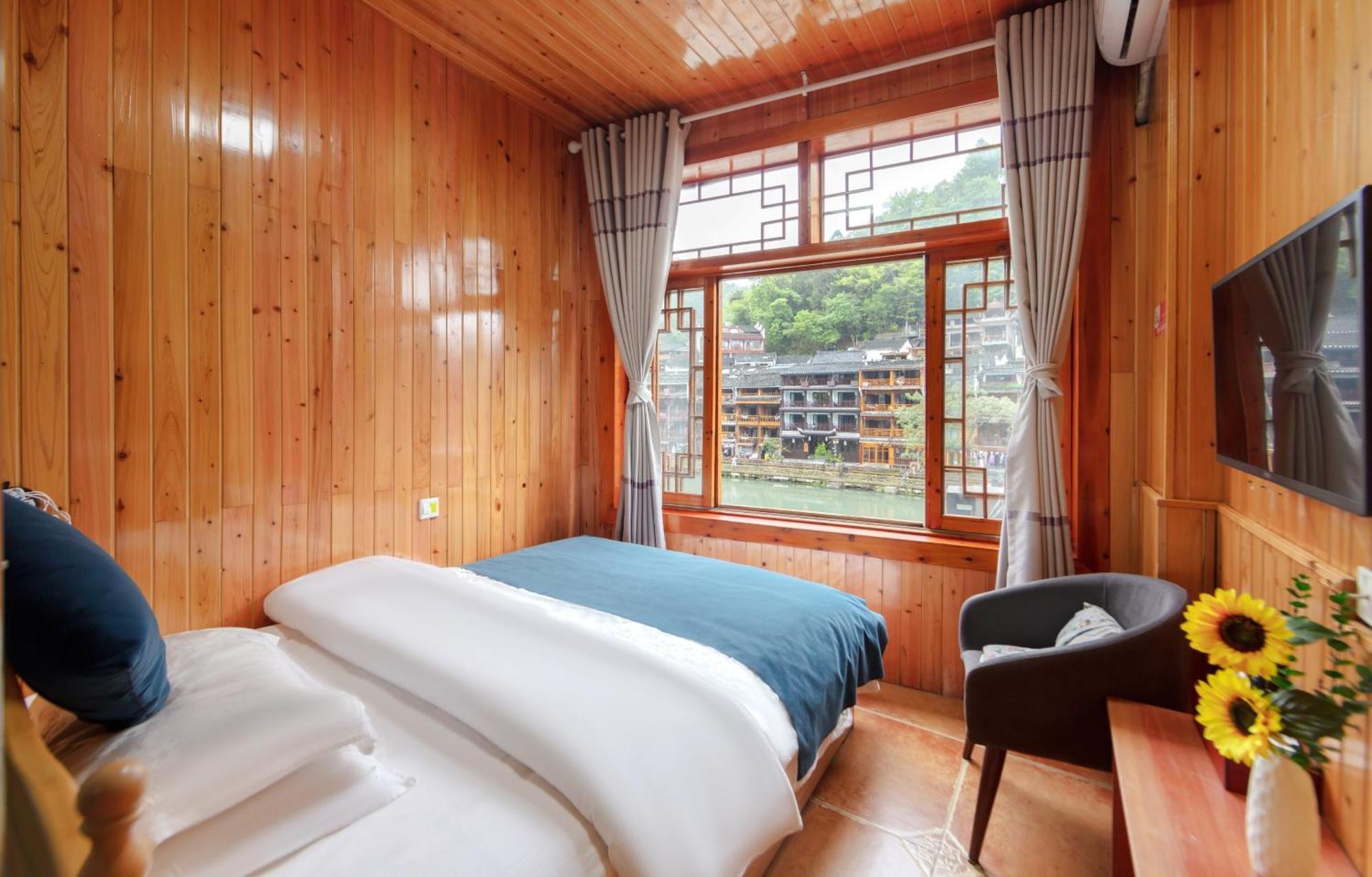 Fenghuang Memory Linjiang Inn Dış mekan fotoğraf